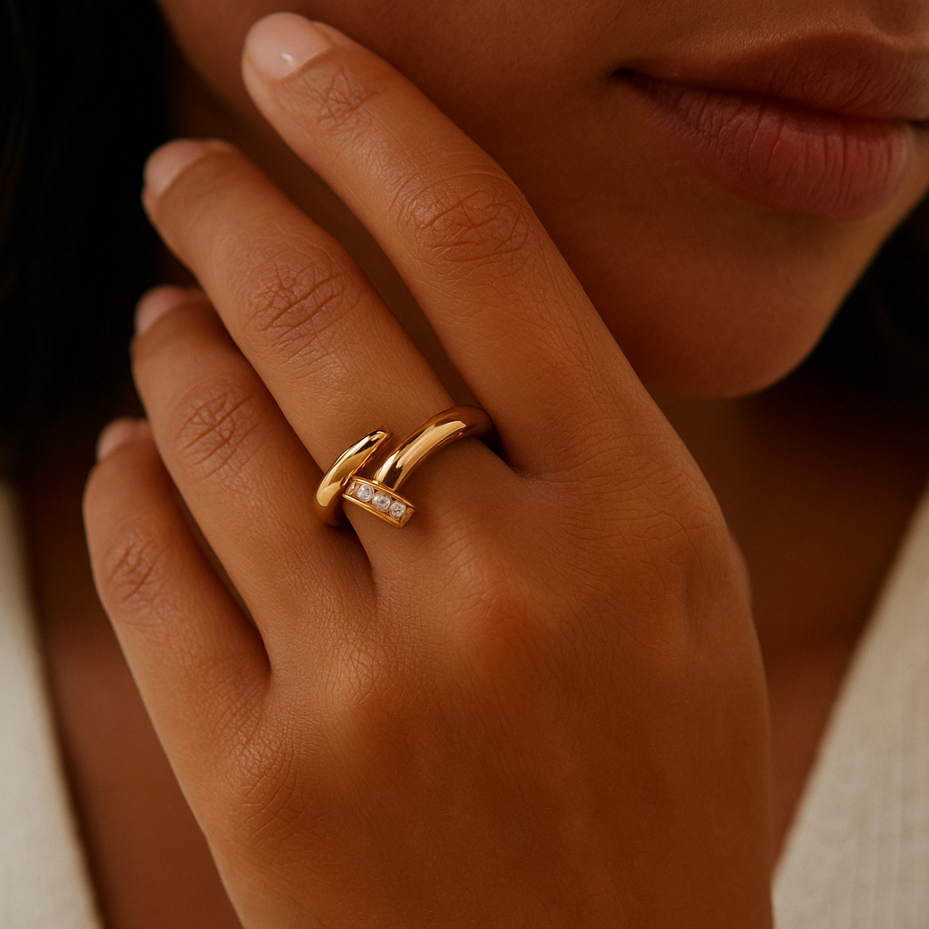 Anello Chiodo con Cristalli