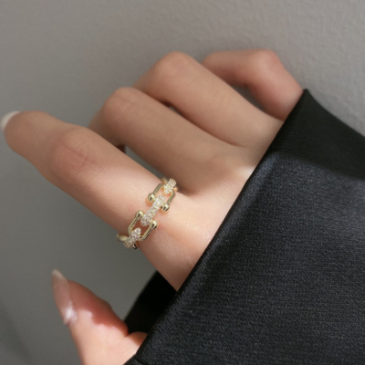 Anello Chloe a Onda